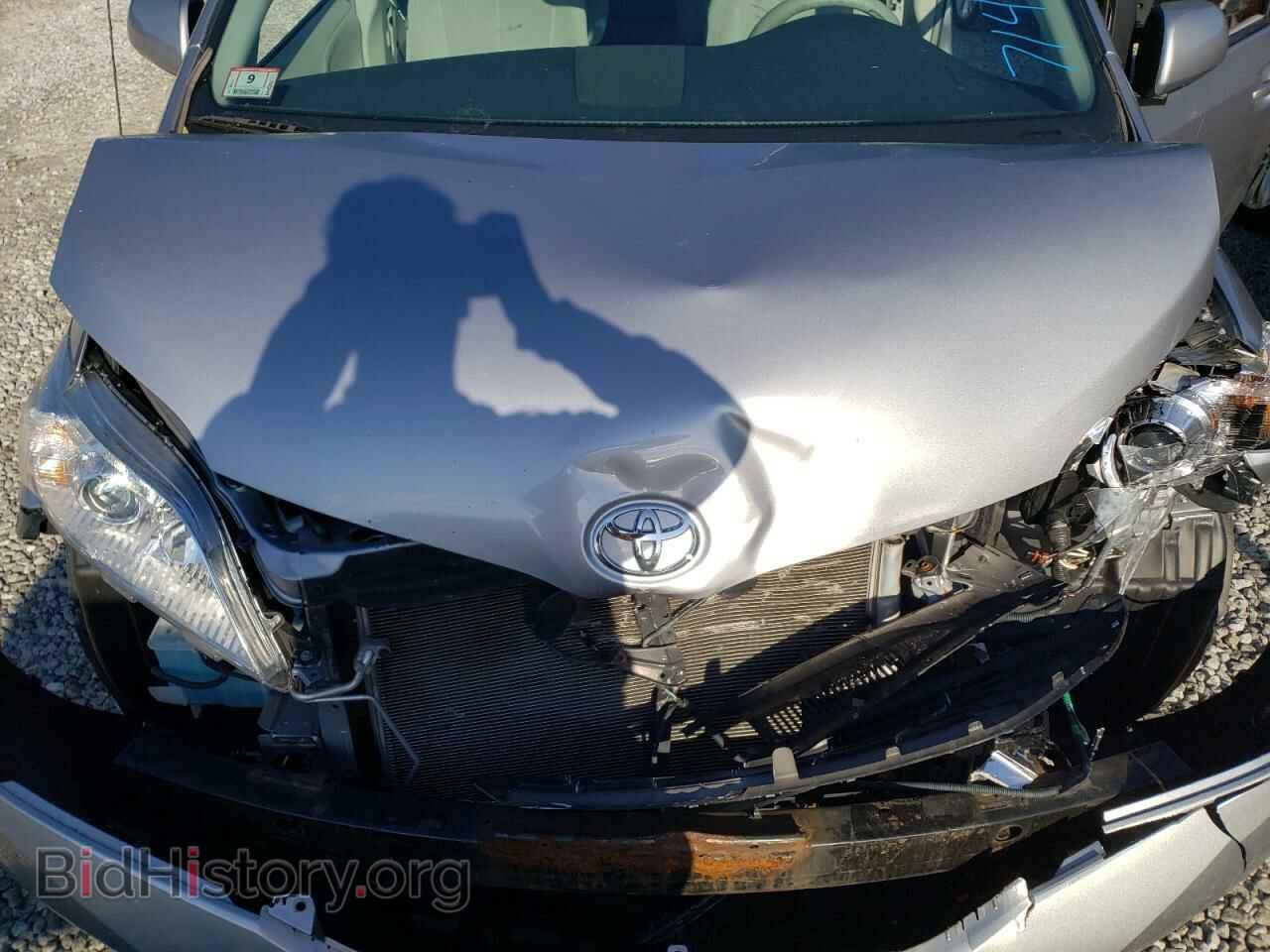 2011 TOYOTA All Models - VIN: 5TDKK3DC0BS172814 - Фото 12