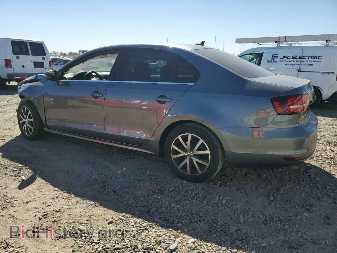 2017 VOLKSWAGEN JETTA - VIN: 3VWDB7AJXHM366355 - Фото 2