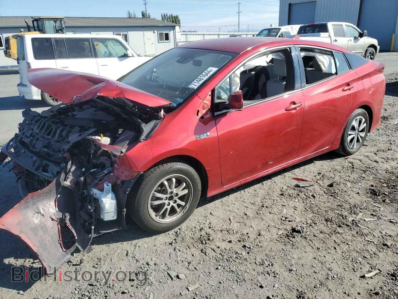 Фотография JTDKARFP9H3033376 - TOYOTA PRIUS 2017