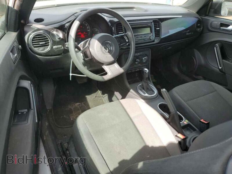 2012 Volkswagen BEETLE (VIN 3VWFP7AT0CM622085) — photo 8 of 12