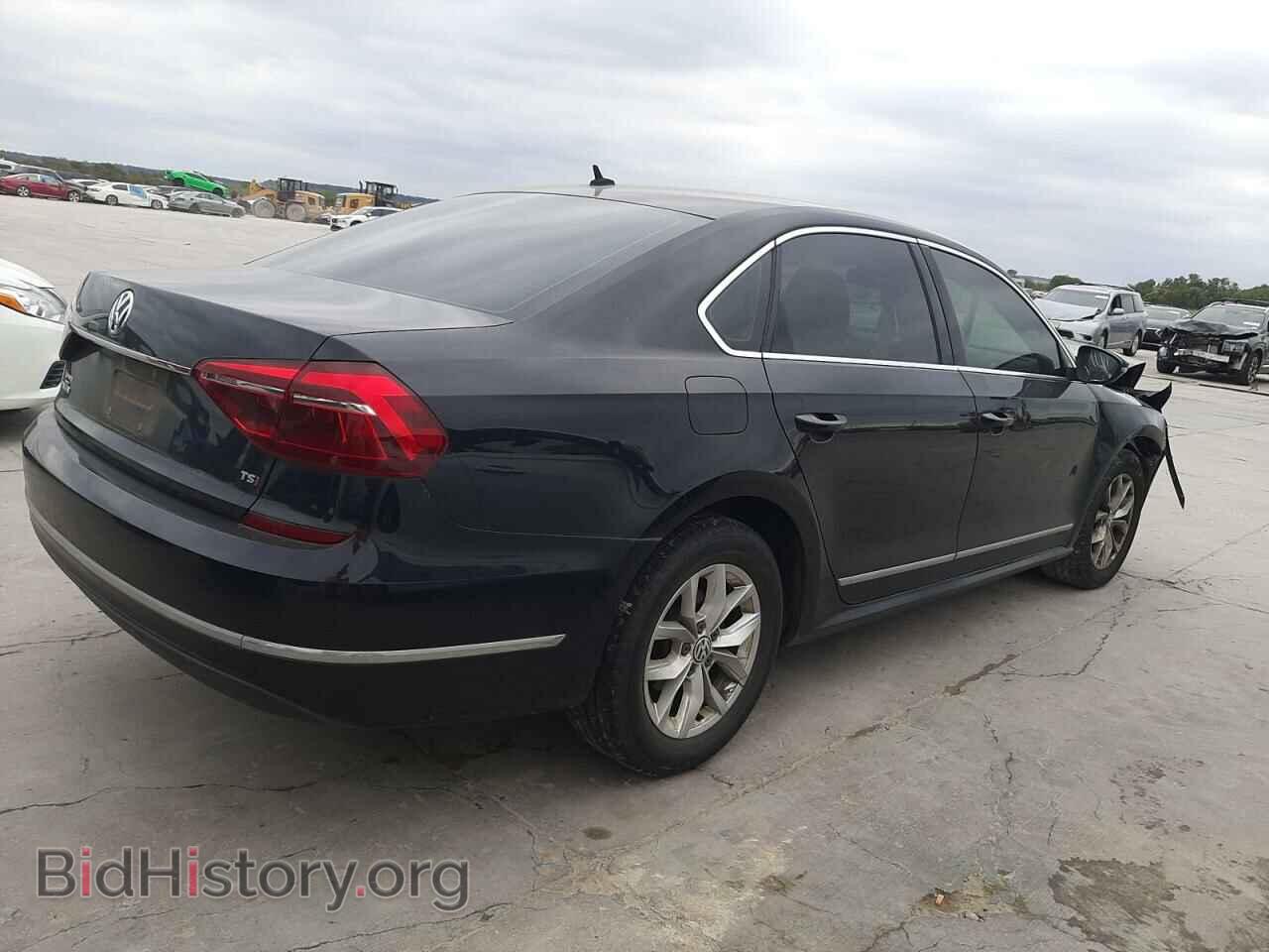 2017 VOLKSWAGEN PASSAT - VIN: 1VWAT7A33HC072282 - Фото 3