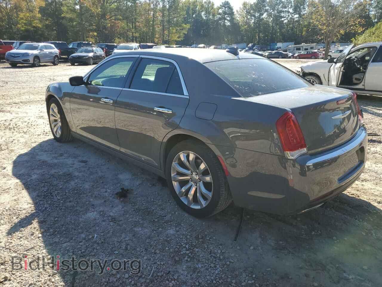 2019 CHRYSLER 300 - VIN: 2C3CCAEG1KH528570 - Фото 2