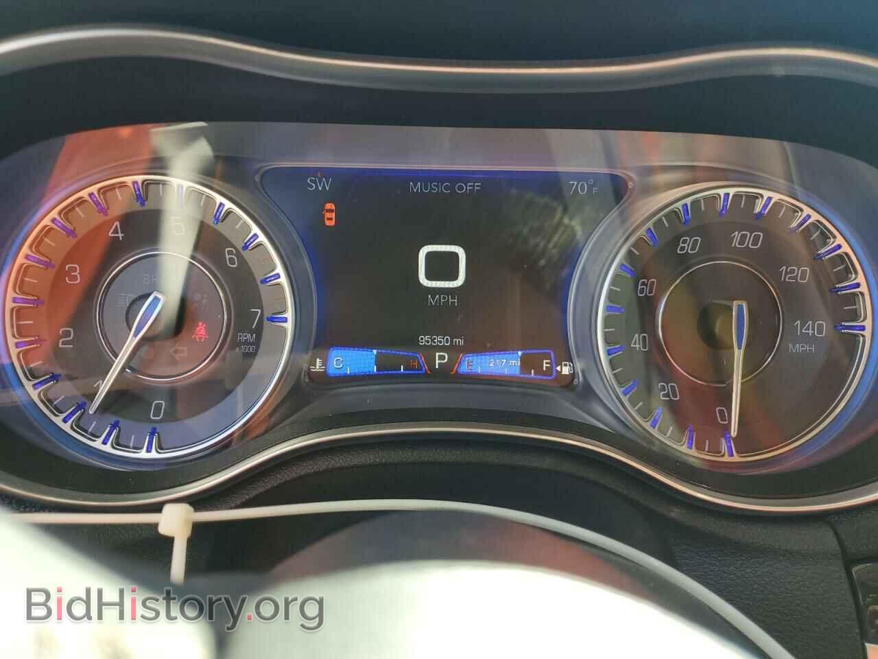 2019 CHRYSLER 300 - VIN: 2C3CCAEG1KH528570 - Фото 9