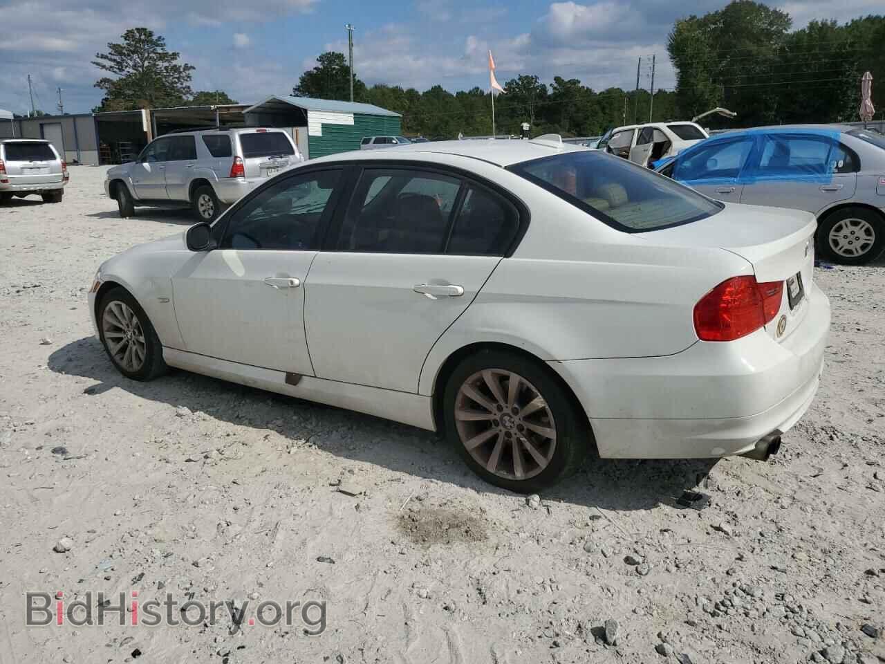 2011 BMW 3 SERIES - VIN: WBAPH7C56BE680755 - Фото 2