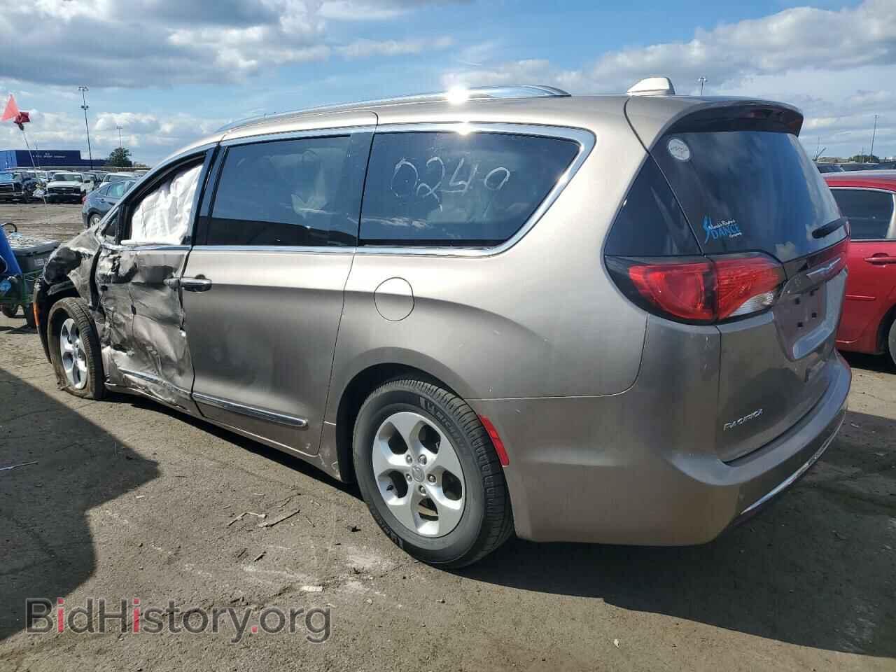2017 CHRYSLER PACIFICA - VIN: 2C4RC1EG1HR840249 - Photo 2