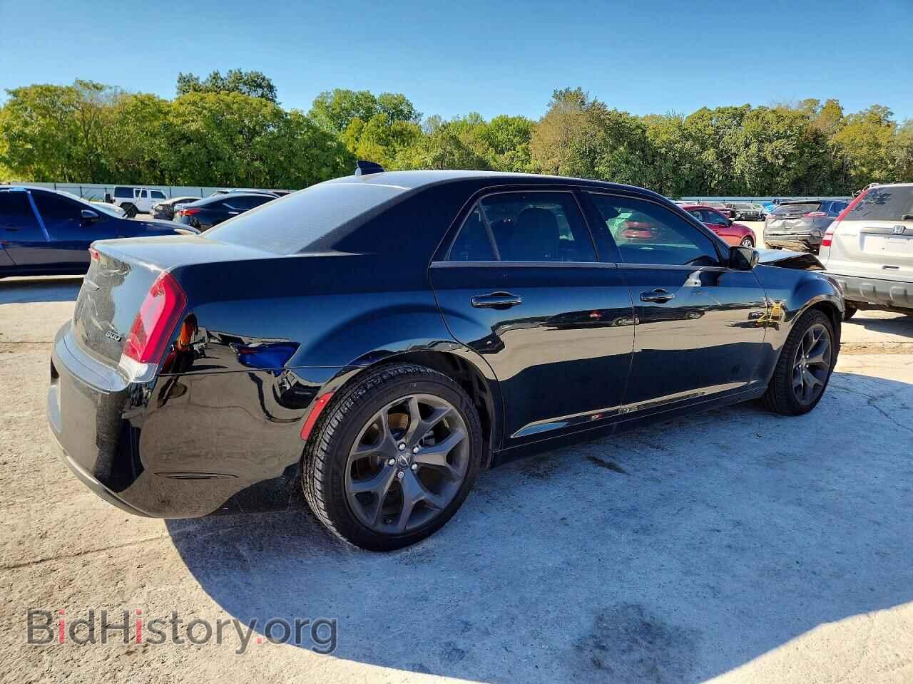 2021 Chrysler 300 (VIN 2C3CCAAG2MH679975) — photo 3 of 12