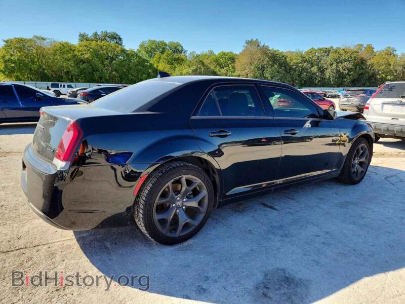 2021 Chrysler 300 (VIN 2C3CCAAG2MH679975) — photo 3 of 12