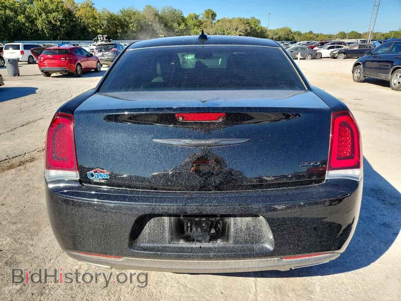 2021 Chrysler 300 (VIN 2C3CCAAG2MH679975) — photo 6 of 12
