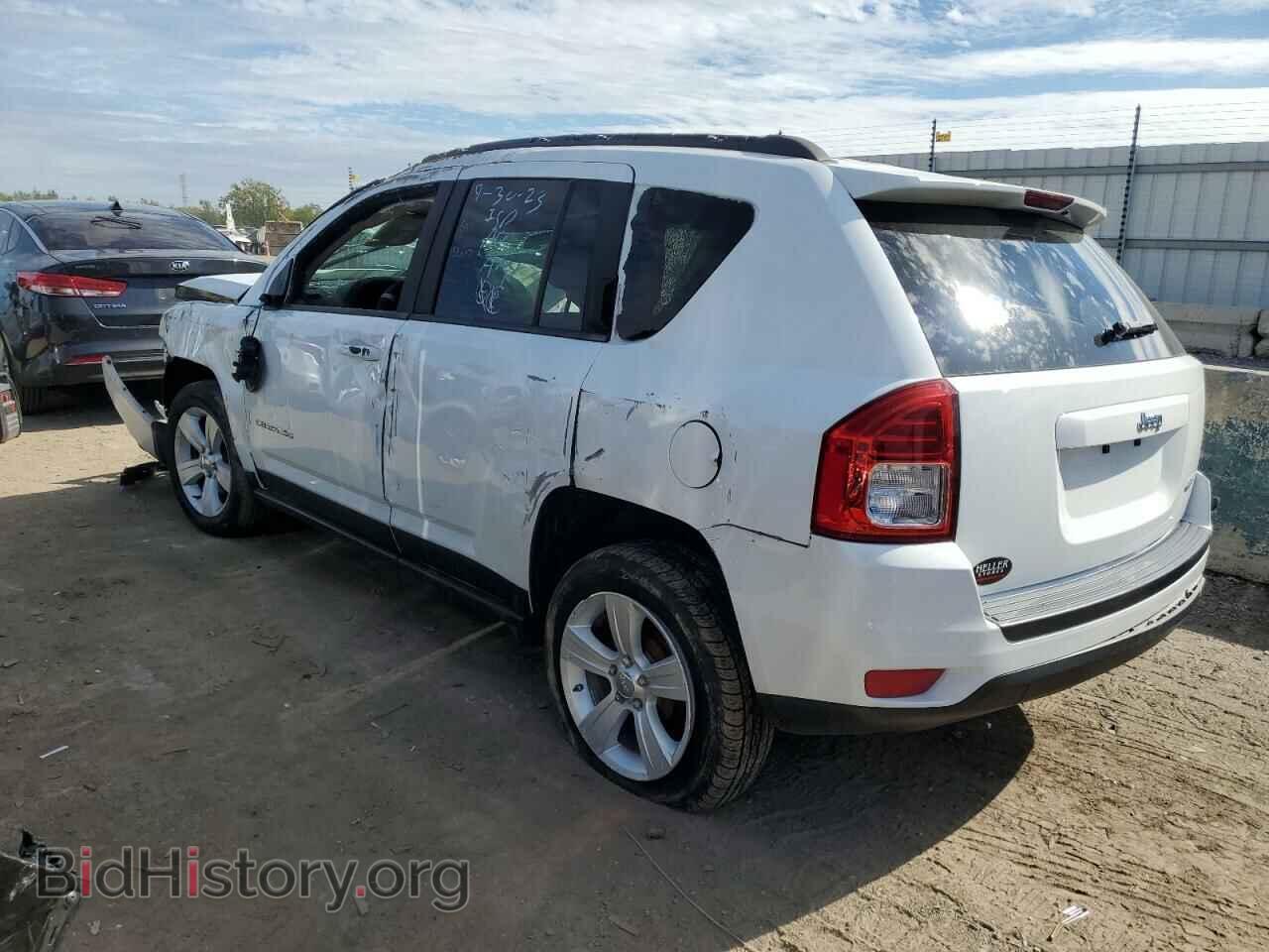 2012 JEEP COMPASS - VIN: 1C4NJCEA8CD636975 - Photo 2