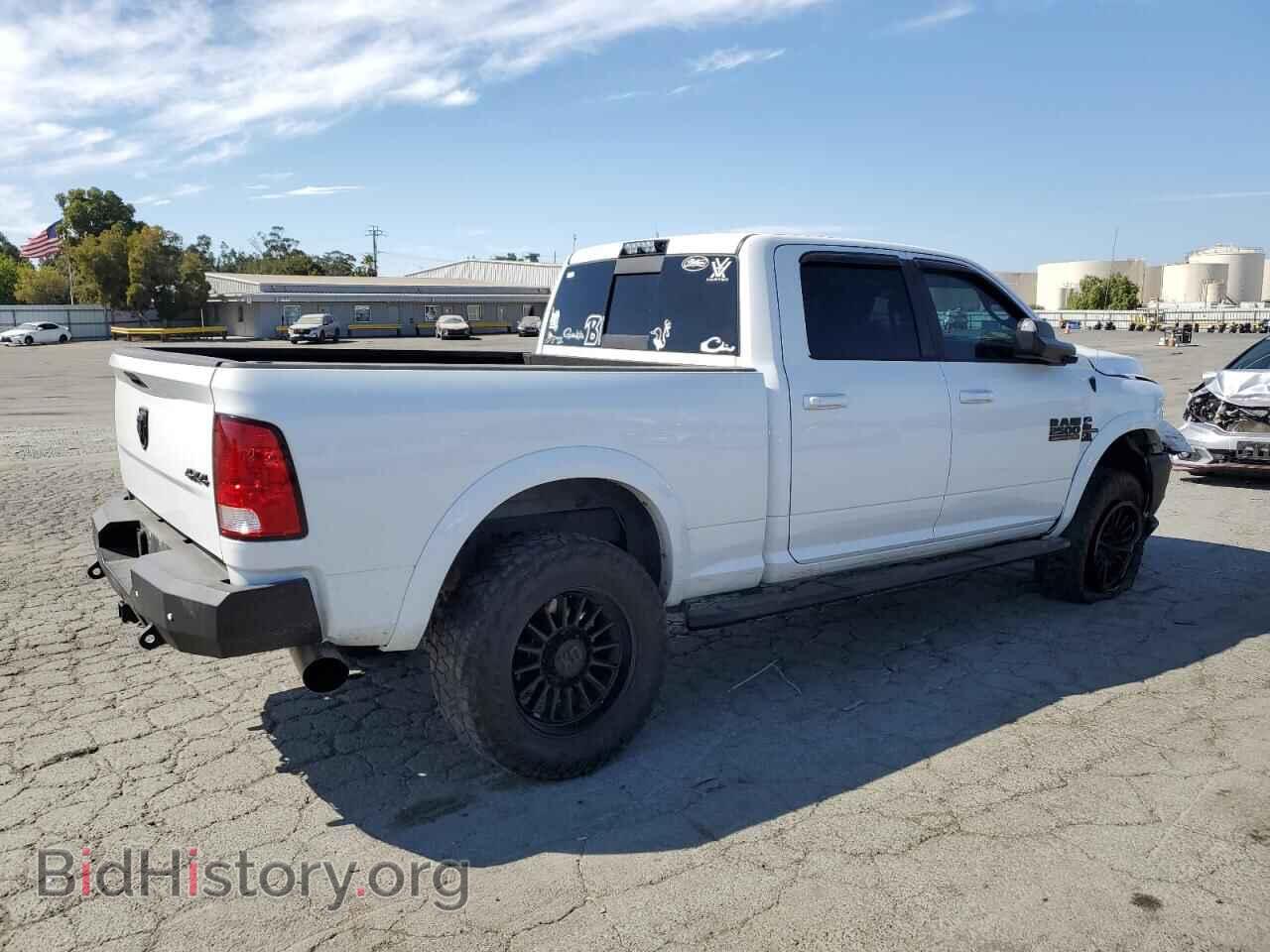 2018 RAM All Models - VIN: 3C6UR5DL0JG162045 - Photo 3