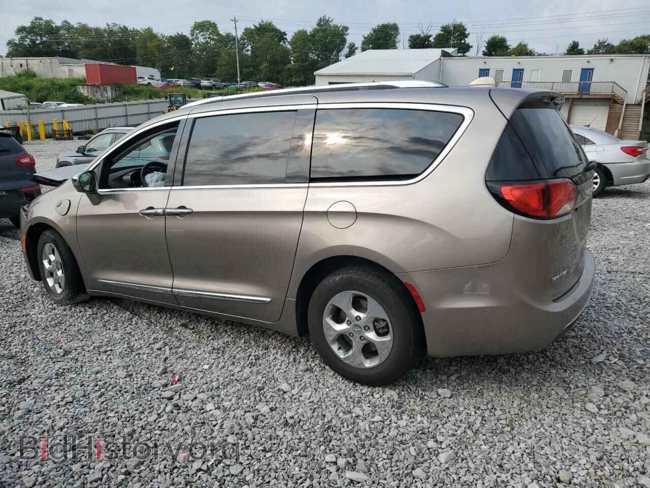 2018 CHRYSLER PACIFICA - VIN: 2C4RC1N75JR258452 - Фото 2