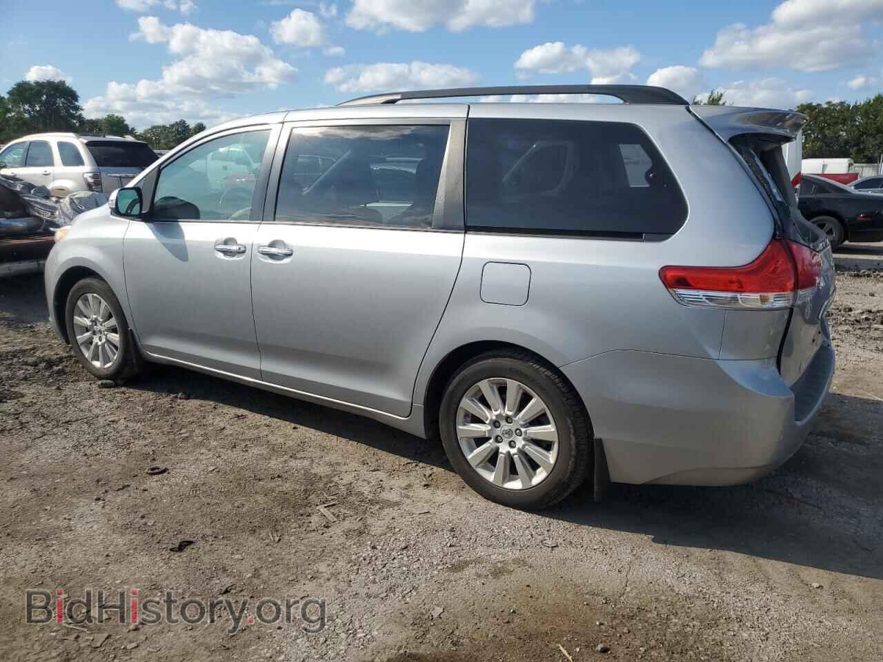 2014 TOYOTA All Models - VIN: 5TDYK3DC2ES423217 - Фото 2