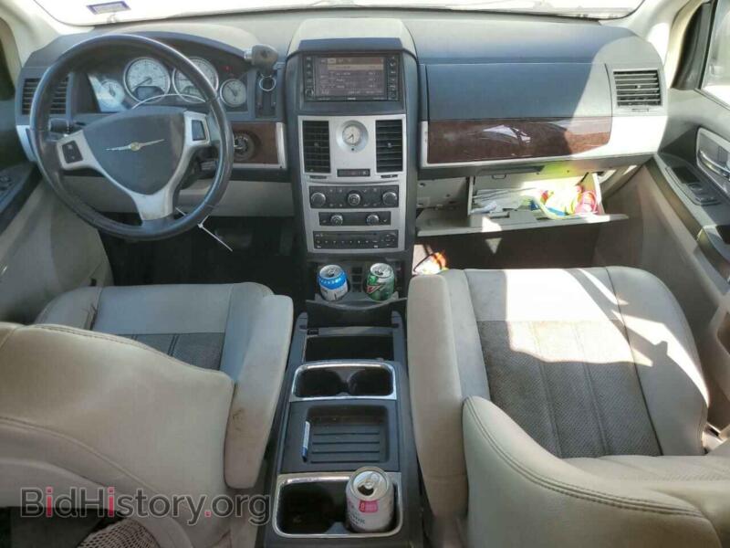 2010 Chrysler MINIVAN (VIN 2A4RR8D15AR436200) — фото 8 из 13