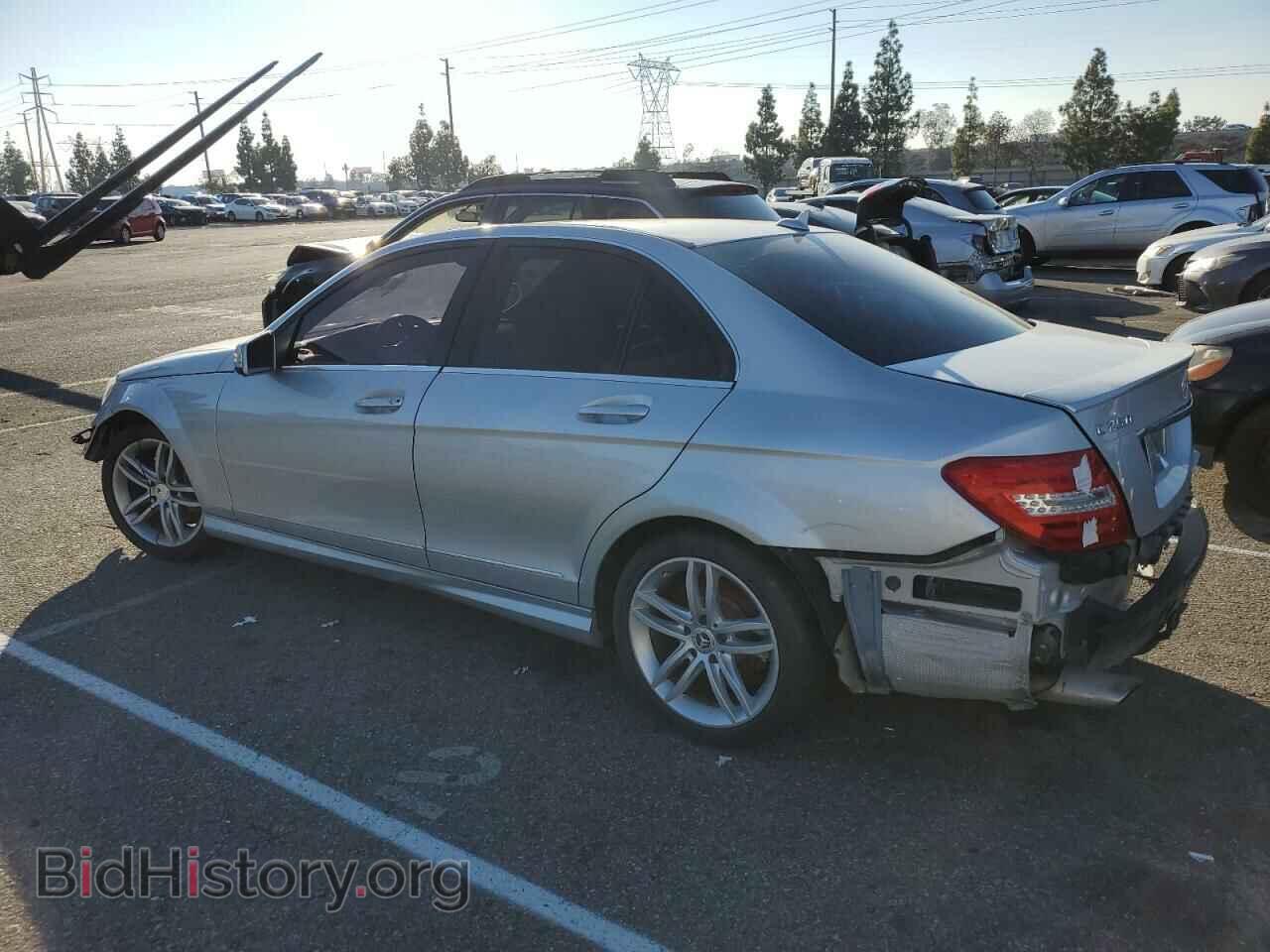 2013 MERCEDES-BENZ C-CLASS - VIN: WDDGF4HB3DA845232 - Фото 2
