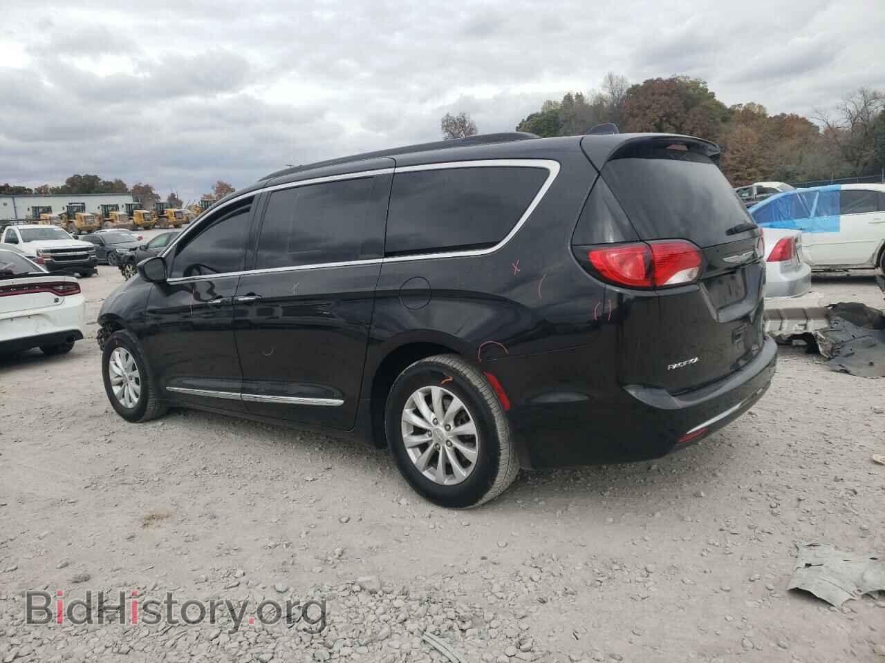 2017 CHRYSLER PACIFICA - VIN: 2C4RC1BG1HR667420 - Photo 2