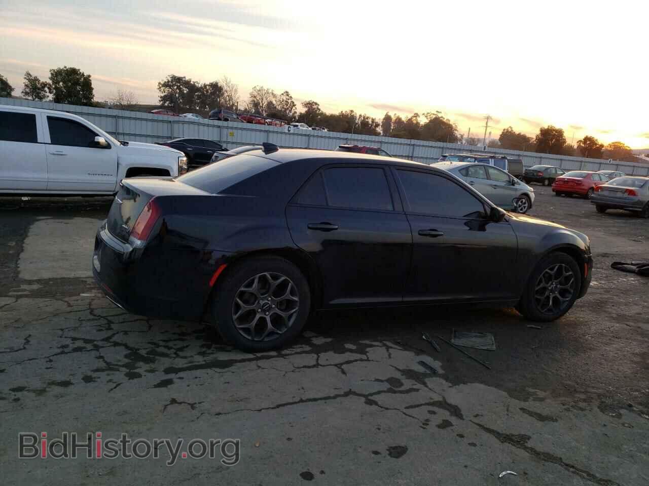 2017 CHRYSLER 300 - VIN: 2C3CCAGG0HH584585 - Фото 3