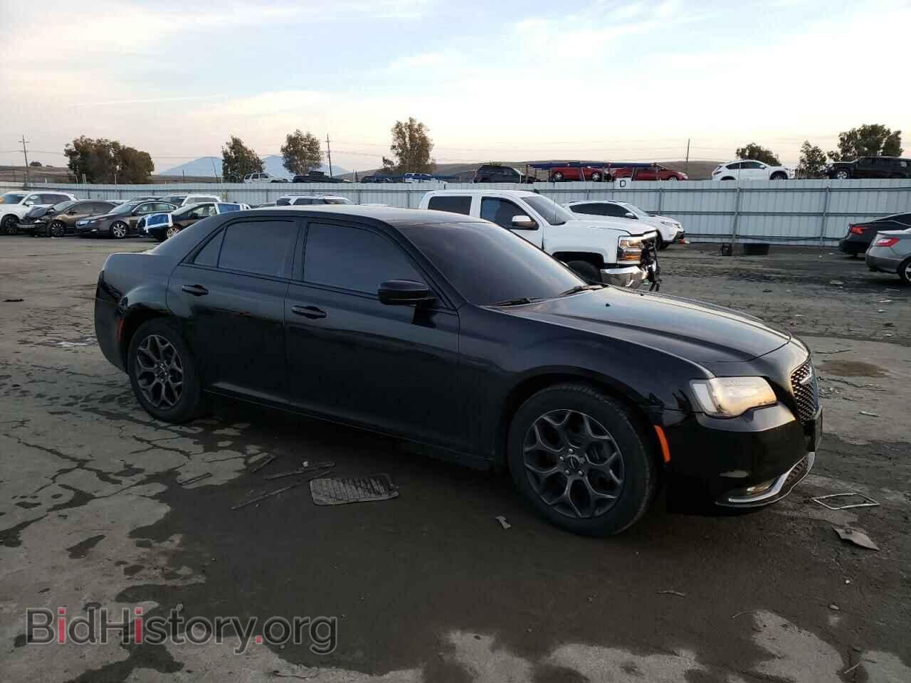 2017 CHRYSLER 300 - VIN: 2C3CCAGG0HH584585 - Фото 4