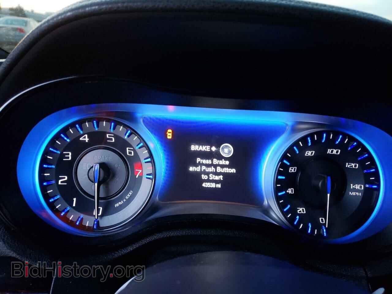 2017 CHRYSLER 300 - VIN: 2C3CCAGG0HH584585 - Фото 9