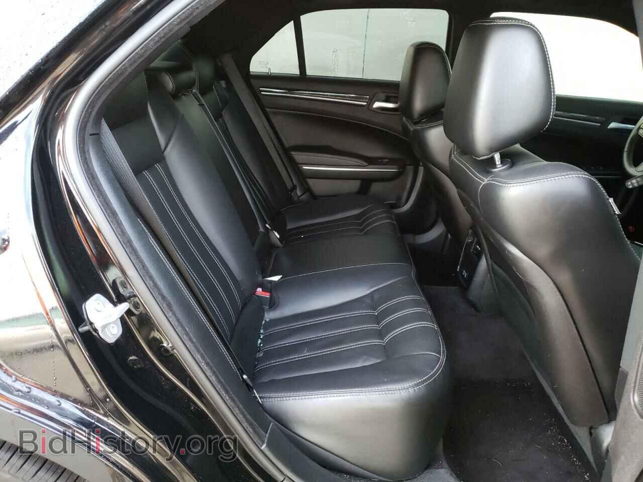 2017 CHRYSLER 300 - VIN: 2C3CCAGG0HH584585 - Фото 10