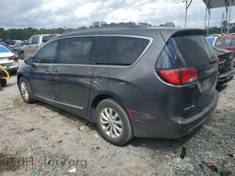 2017 Chrysler PACIFICA (VIN 2C4RC1BG6HR505685) — photo 2 of 14