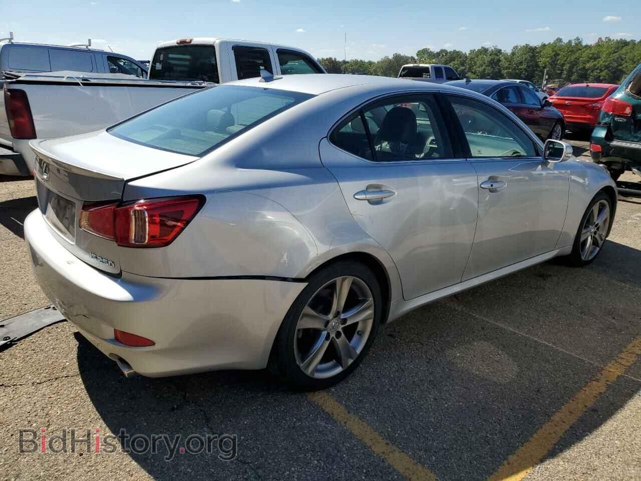 2011 LEXUS IS - VIN: JTHBF5C20B5151524 - Photo 3