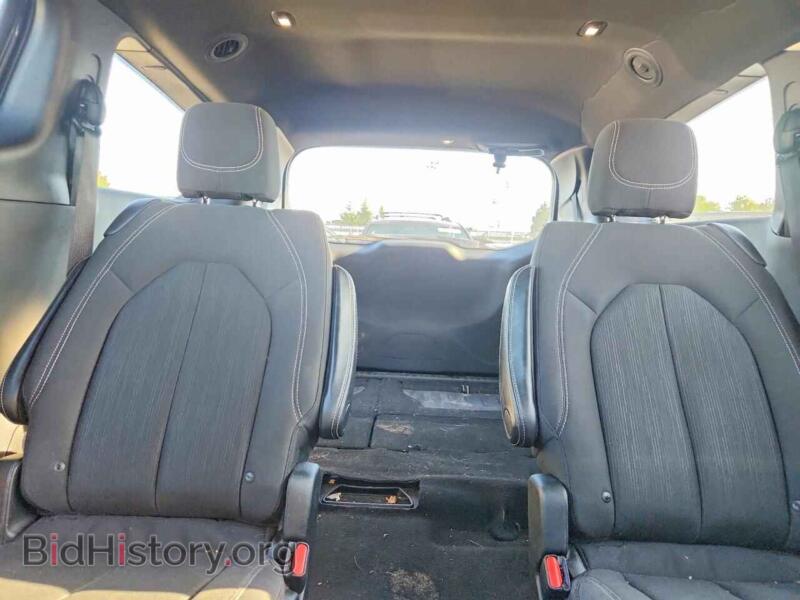 2019 Chrysler PACIFICA (VIN 2C4RC1FG0KR574650) — photo 10 of 15