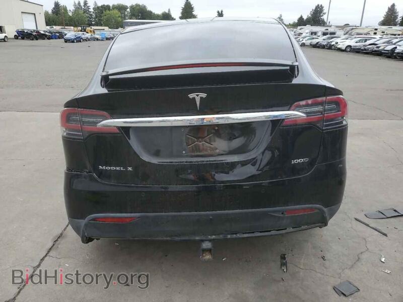 2017 Tesla MODEL X (VIN 5YJXCBE26HF052340) — фото 6 из 12