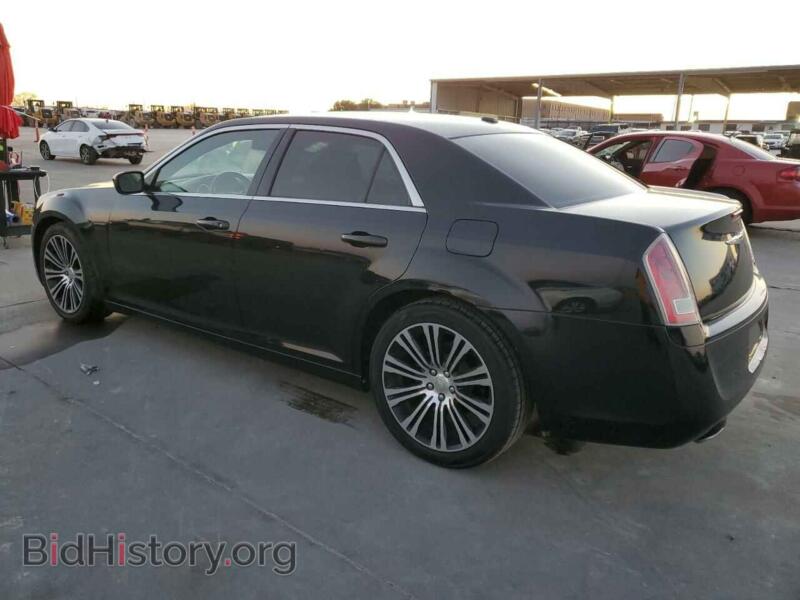 2012 Chrysler 300 (VIN 2C3CCABG7CH253230) — фото 2 из 12