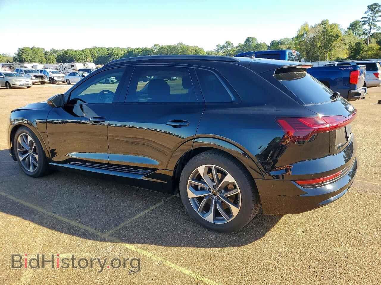 2021 AUDI E-TRON - VIN: WA1LAAGE6MB028990 - Photo 2