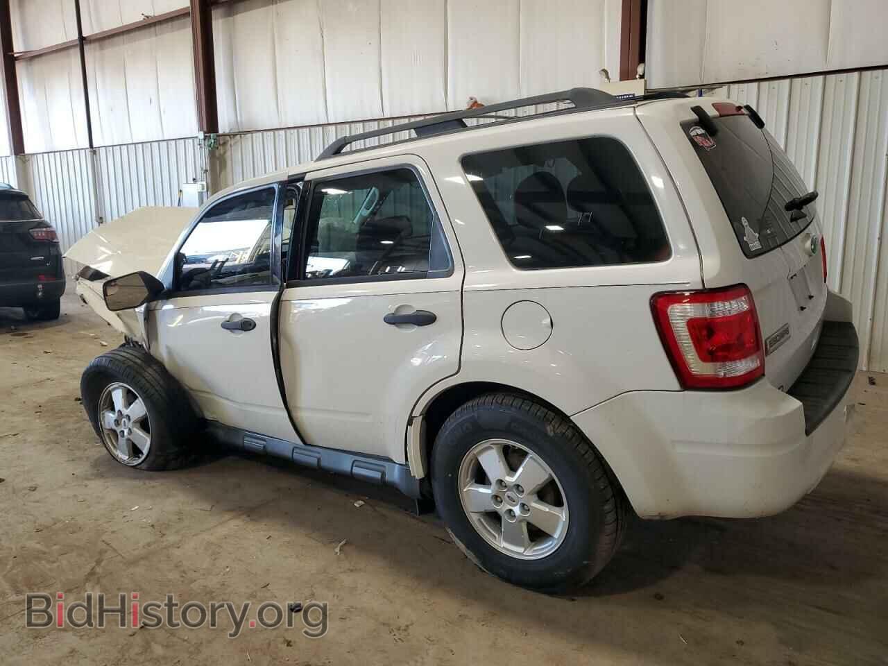 2011 FORD ESCAPE - VIN: 1FMCU9C79BKC27723 - Фото 2