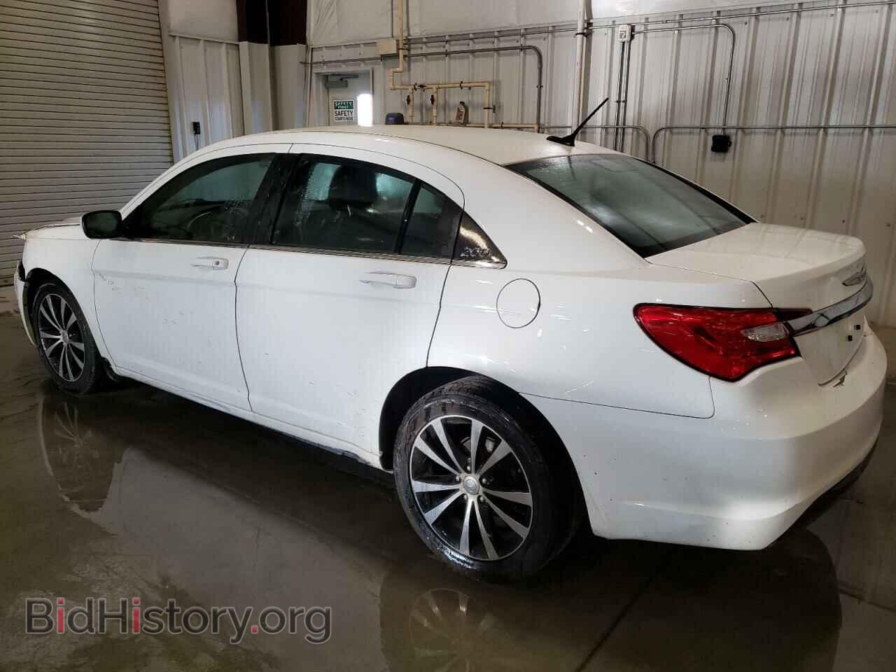 2014 CHRYSLER 200 - VIN: 1C3CCBBG9EN132098 - Фото 2