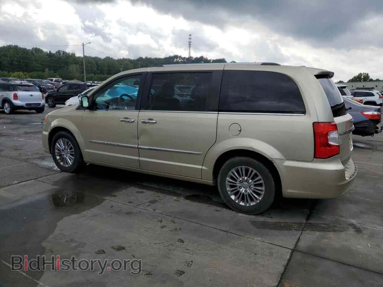 2011 CHRYSLER MINIVAN - VIN: 2A4RR6DG2BR797989 - Photo 2