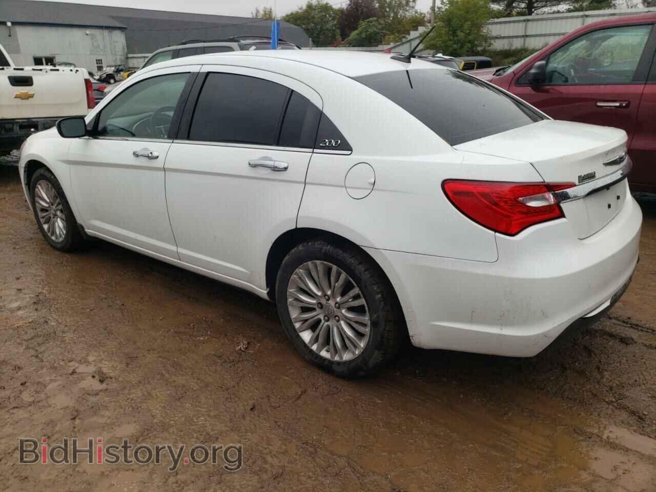 2011 CHRYSLER 200 - VIN: 1C3BC2FB5BN581347 - Фото 2