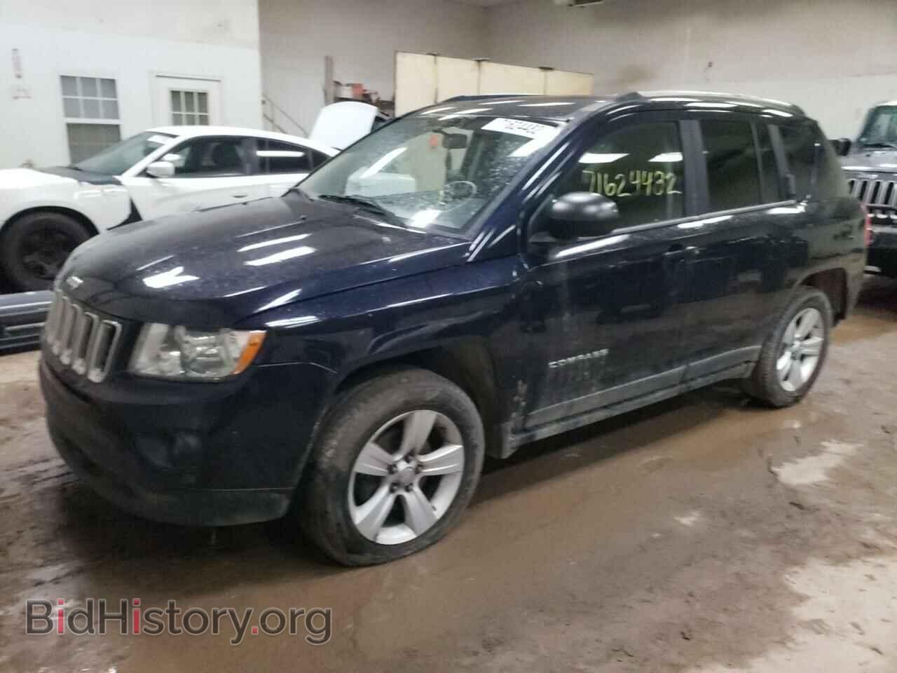 Photo 1J4NF1FB3BD188831 - JEEP COMPASS 2011