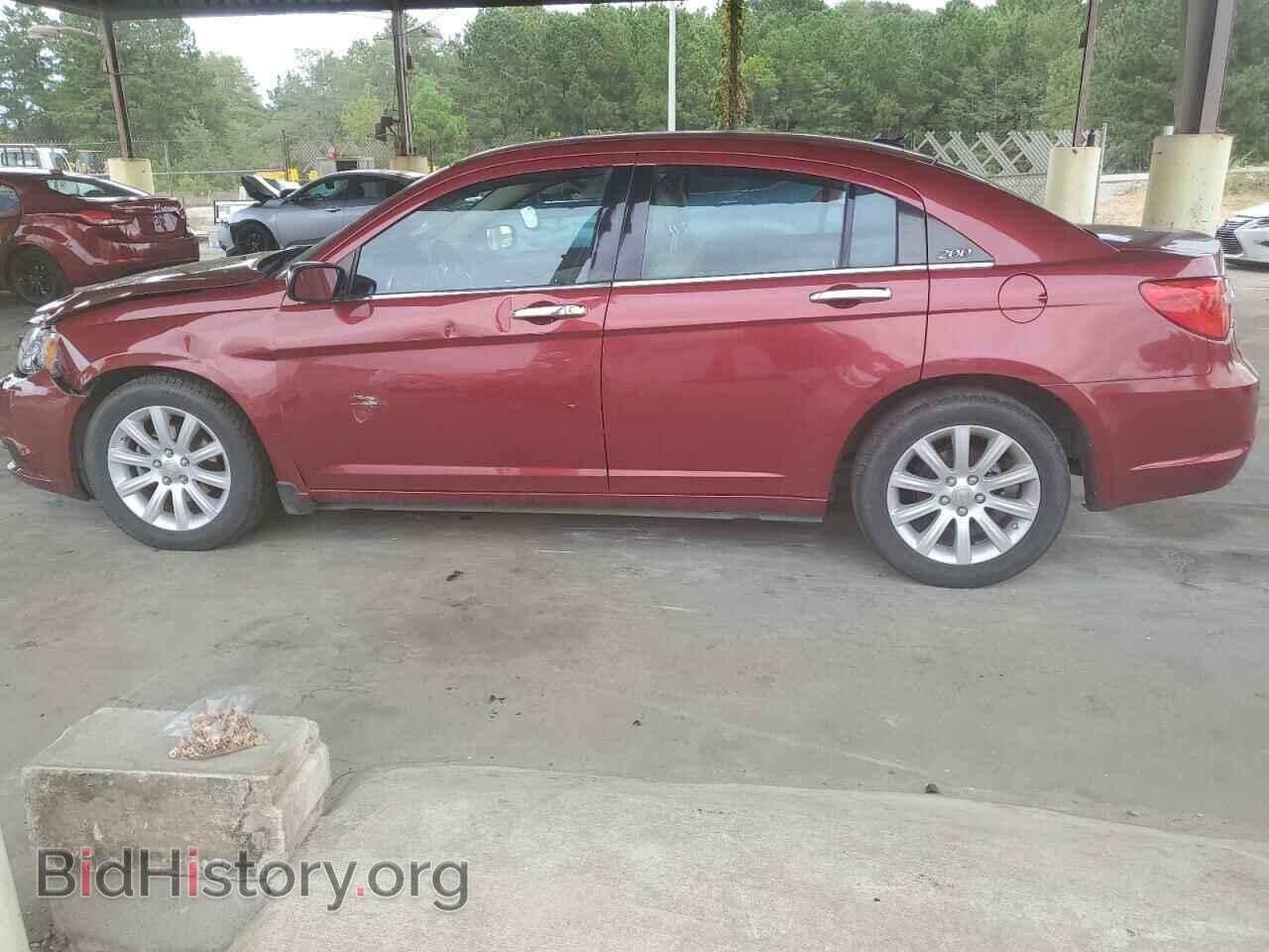 2013 CHRYSLER 200 - VIN: 1C3CCBCG5DN718844 - Фото 2