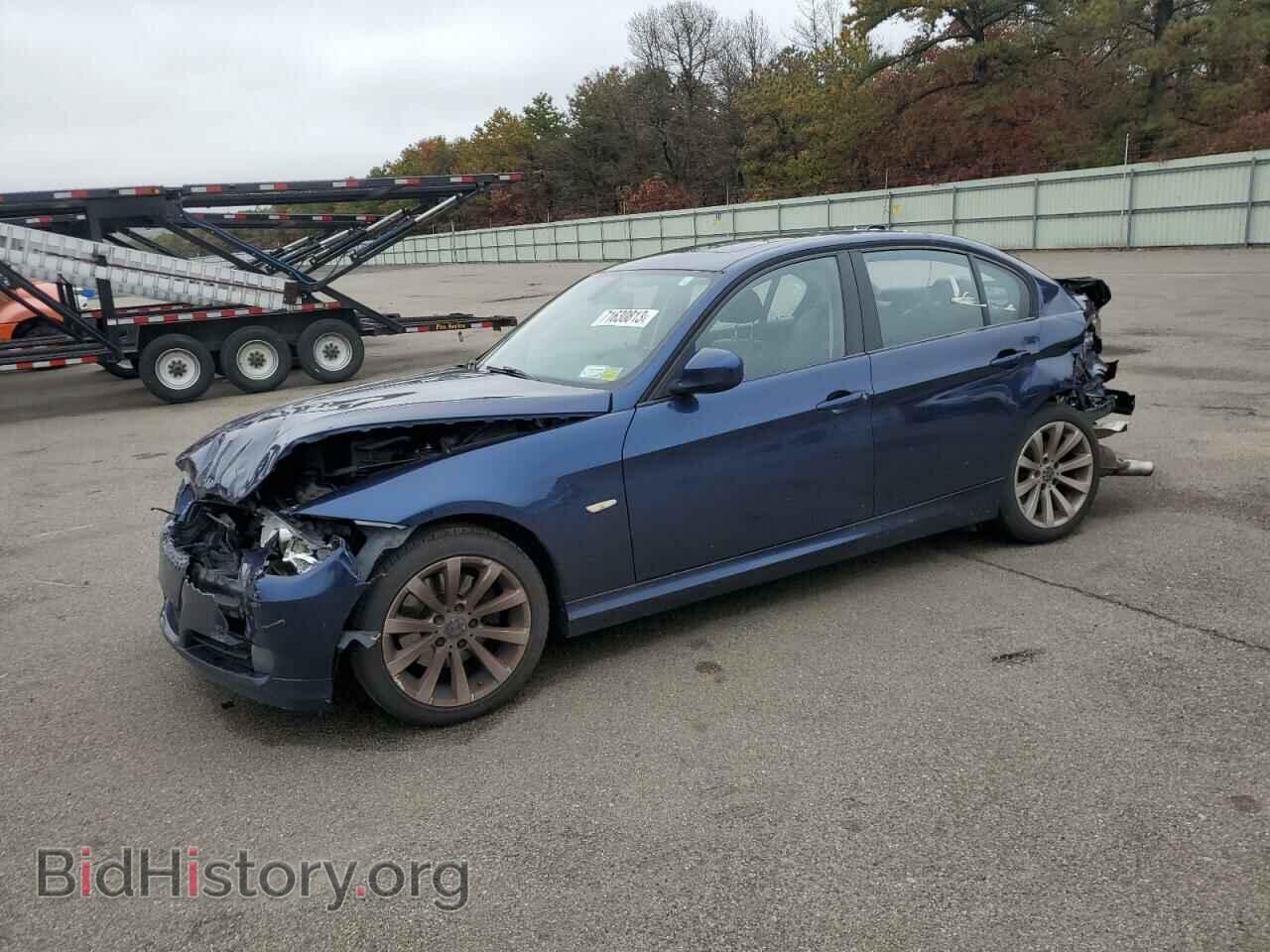 Фотография WBAPH7C57BE674513 - BMW 3 SERIES 2011