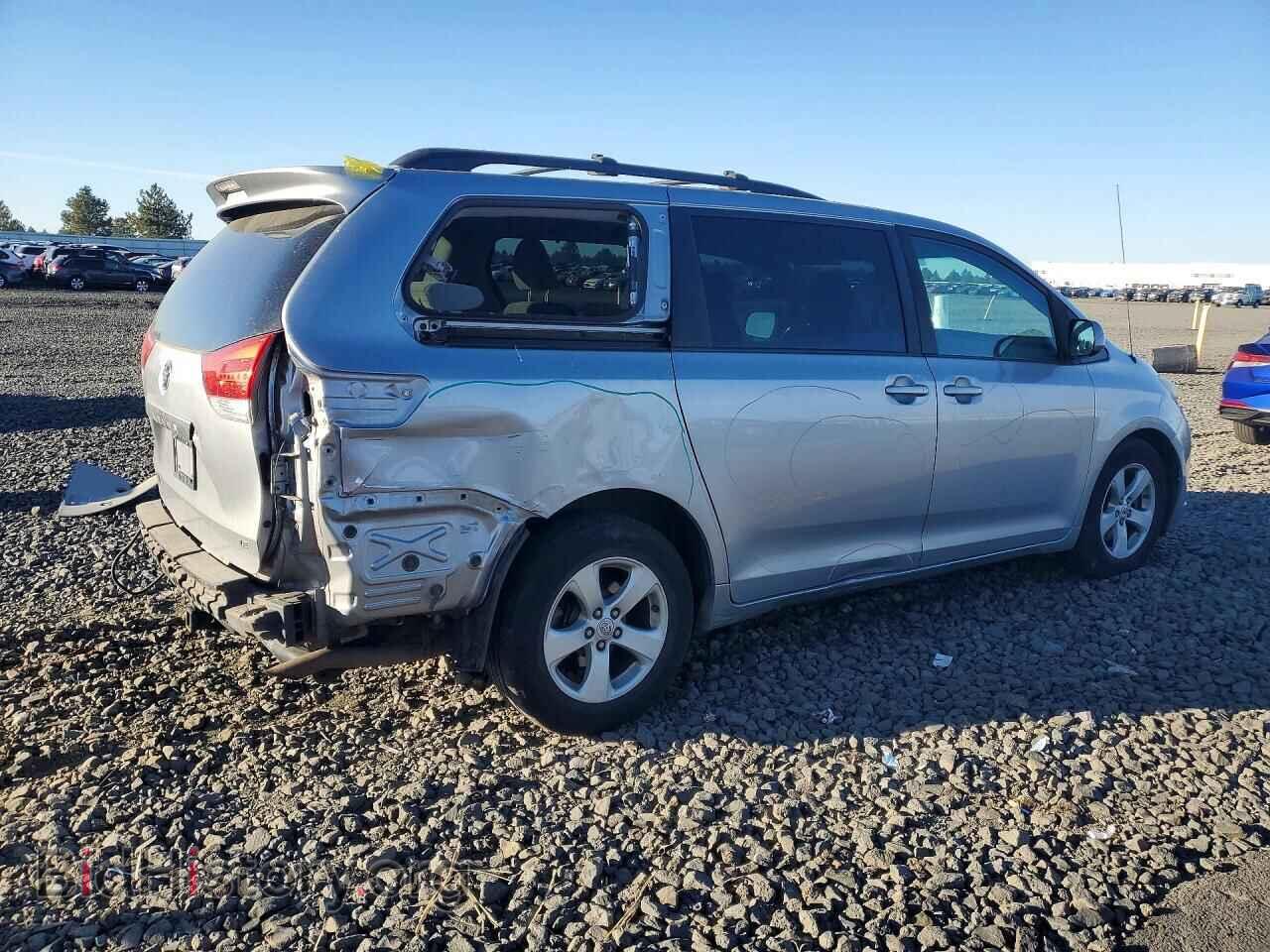 2011 TOYOTA SIENNA - VIN: 5TDKK3DC7BS170350 - Фото 3