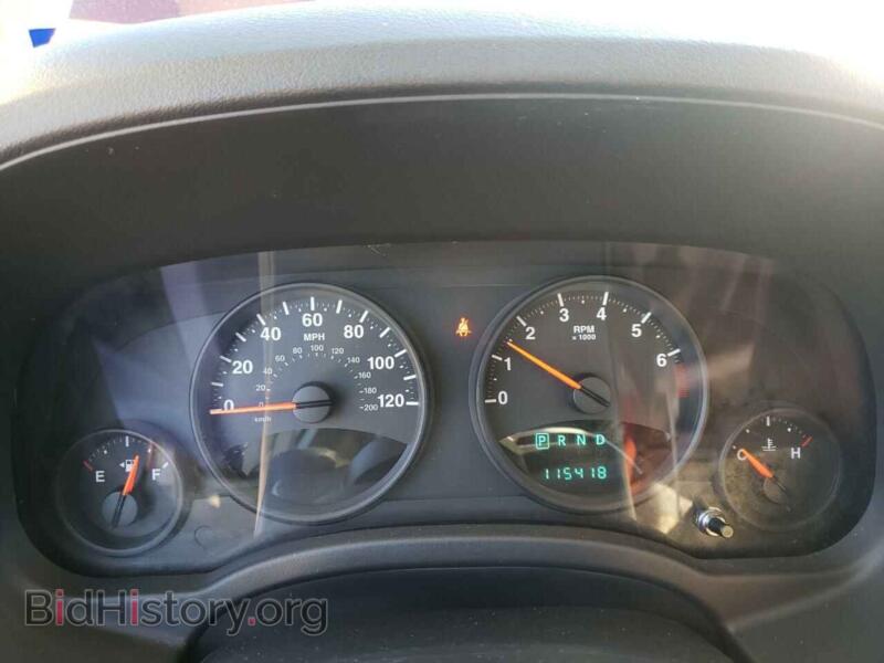2011 Jeep COMPASS (VIN 1J4NT1FA5BD170461) — photo 9 of 12