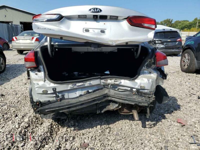 2018 Kia FORTE (VIN 3KPFL4A76JE222233) — фото 6 из 12