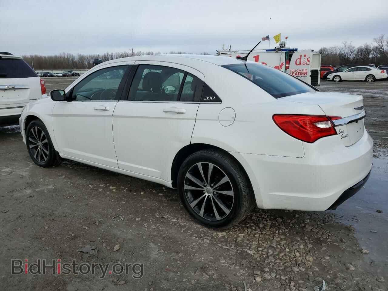 2013 CHRYSLER 200 - VIN: 1C3CCBCG5DN634765 - Фото 2
