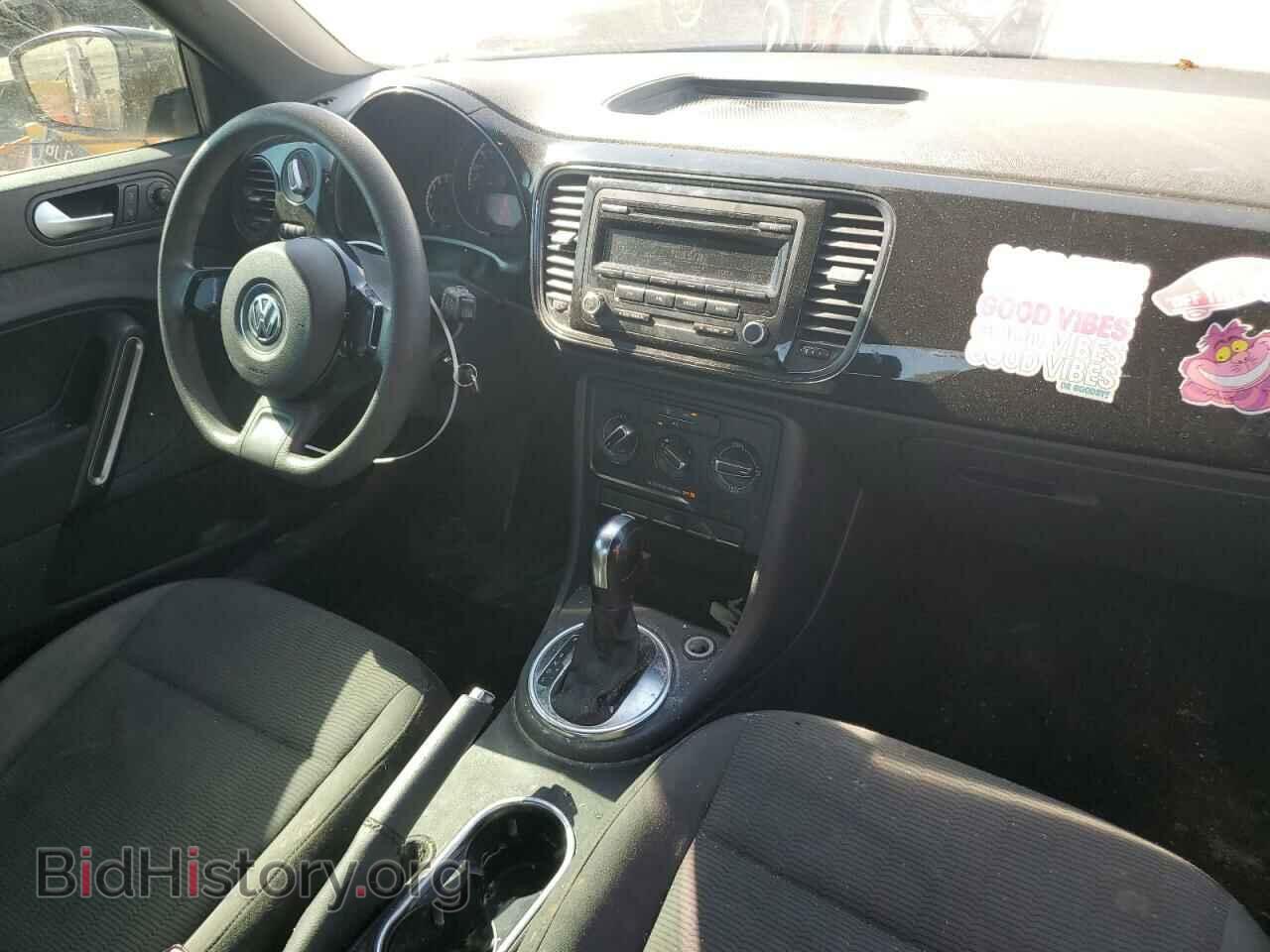 2013 VOLKSWAGEN BEETLE - VIN: 3VWFP7AT3DM625550 - Фото 8