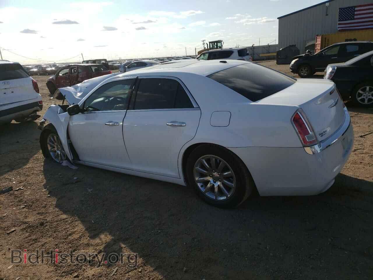 2011 CHRYSLER 300 - VIN: 2C3CA6CT4BH585381 - Фото 2