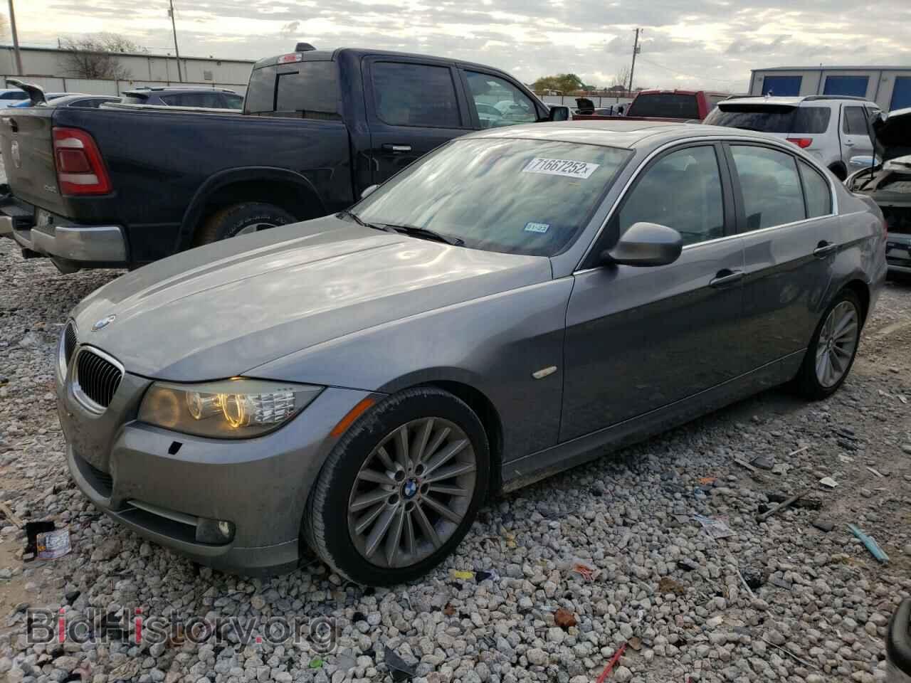 Фотография WBAPM5C5XBE576303 - BMW 3 SERIES 2011