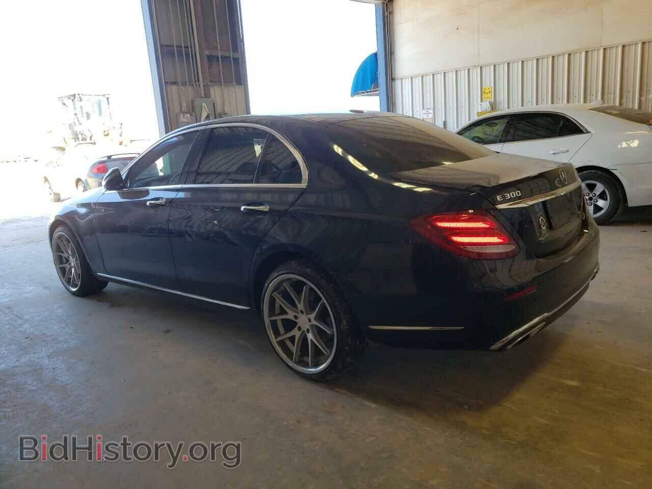 2017 MERCEDES-BENZ E-CLASS - VIN: WDDZF4KB9HA184975 - Фото 2