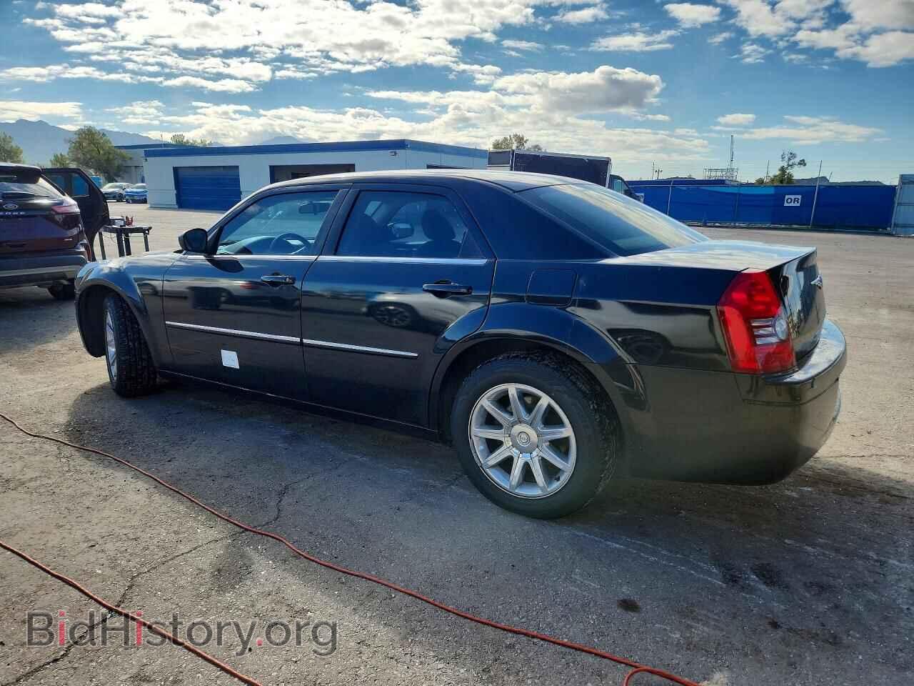 2009 CHRYSLER 300 - VIN: 2C3KA43D39H502820 - Photo 2