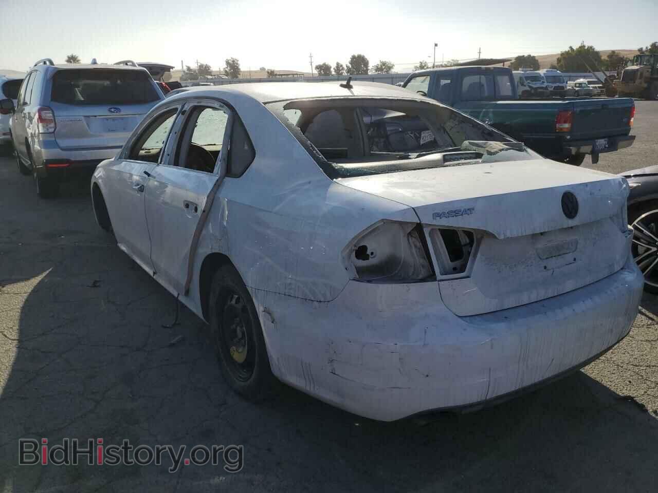 2013 VOLKSWAGEN PASSAT - VIN: 1VWAP7A31DC077043 - Фото 2