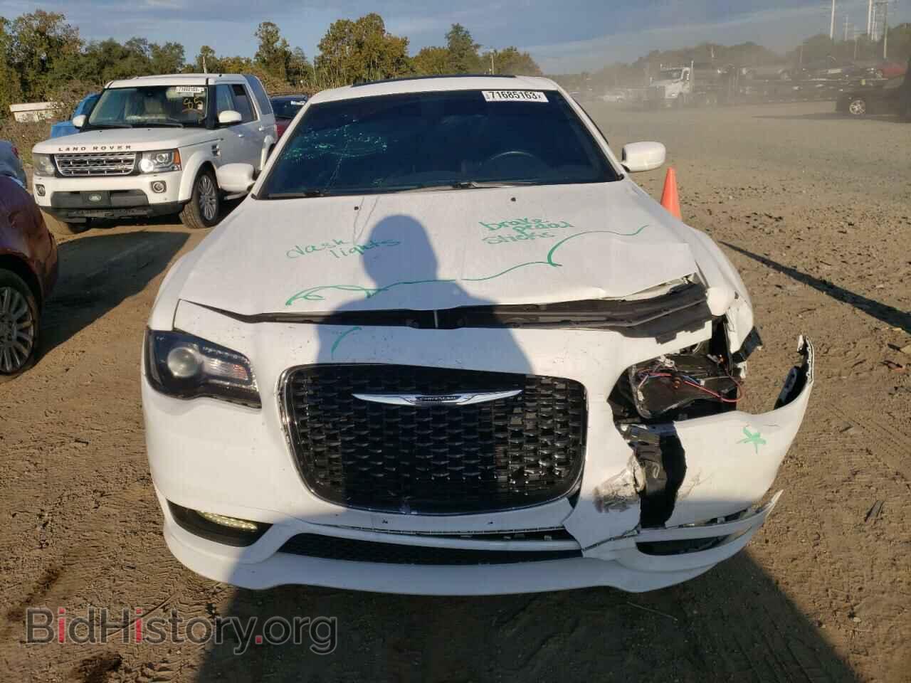2019 CHRYSLER 300 - VIN: 2C3CCABT2KH622930 - Фото 5
