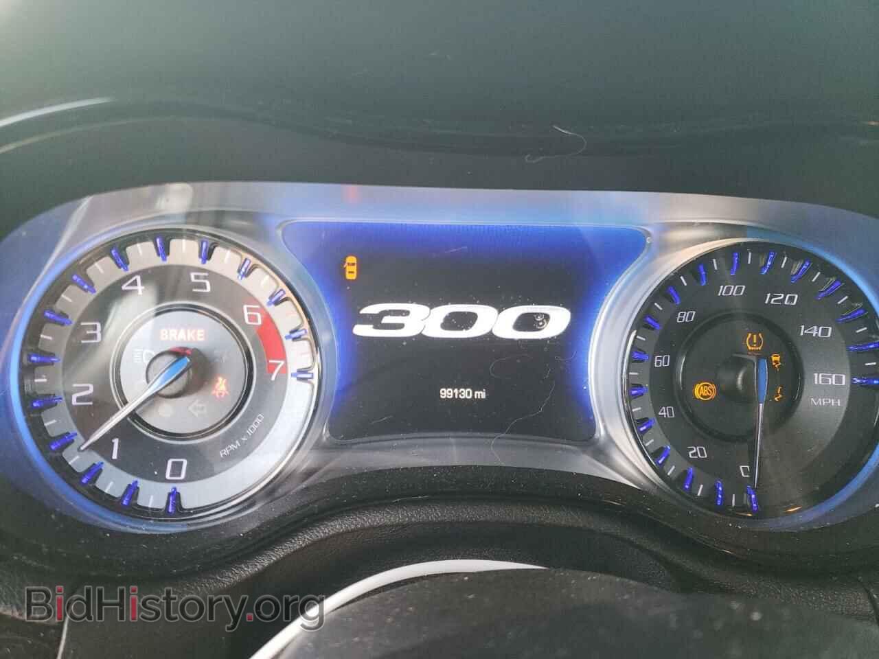 2019 CHRYSLER 300 - VIN: 2C3CCABT2KH622930 - Фото 9