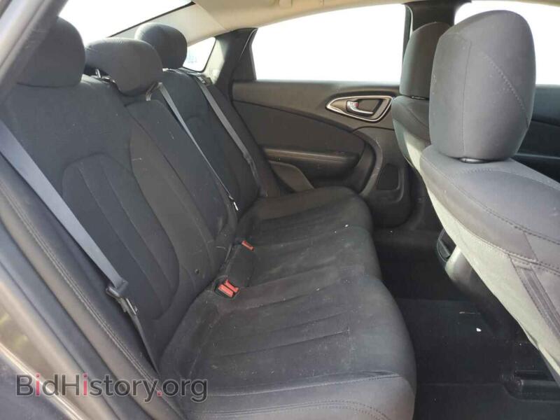 2015 Chrysler 200 (VIN 1C3CCCAB7FN752039) — photo 10 of 12