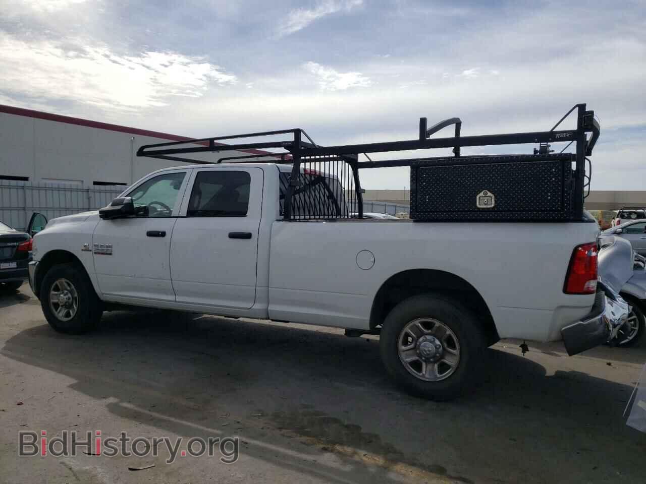 2018 RAM All Models - VIN: 3C6UR4HL8JG153324 - Photo 2